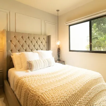 Rayodesol Condo Gated, 10Min To Beach,Gym,6Pools