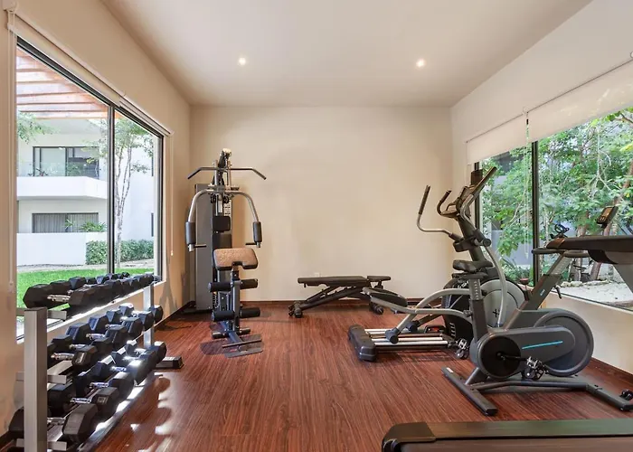 Casa de férias Modern 3br 3 Queen Beds, 200mb, 2 Gyms & 6 Pools