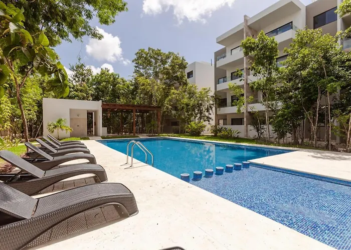 Modern 3br 3 Queen Beds, 200mb, 2 Gyms & 6 Pools Casa de férias Playa del Carmen