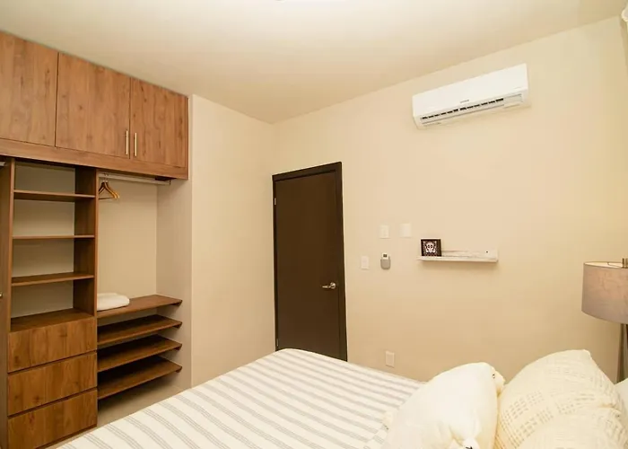 Casa de férias Modern 3br 3 Queen Beds, 200mb, 2 Gyms & 6 Pools Playa del Carmen