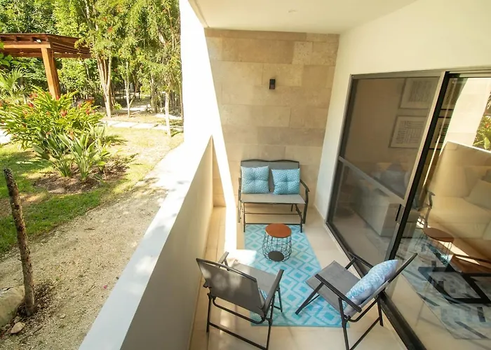 Modern 3br 3 Queen Beds, 200mb, 2 Gyms & 6 Pools Casa de férias