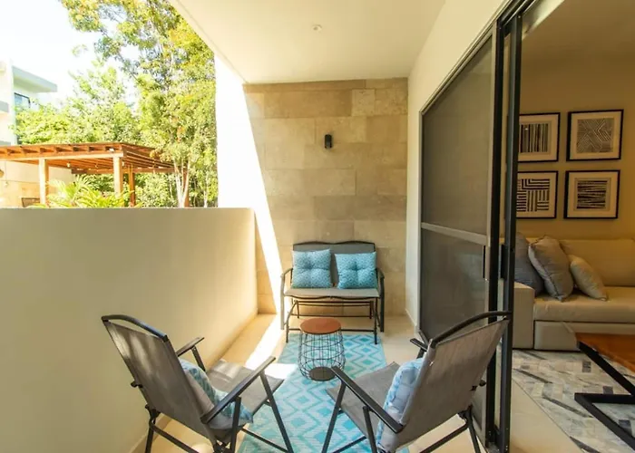 Modern 3br 3 Queen Beds, 200mb, 2 Gyms & 6 Pools Holiday home