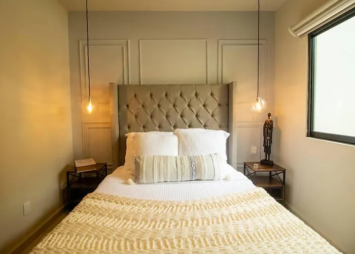 Modern 3br 3 Queen Beds, 200mb, 2 Gyms & 6 Pools Holiday home *