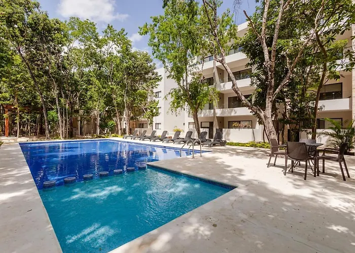 Casa de férias Modern 3br 3 Queen Beds, 200mb, 2 Gyms & 6 Pools Playa del Carmen